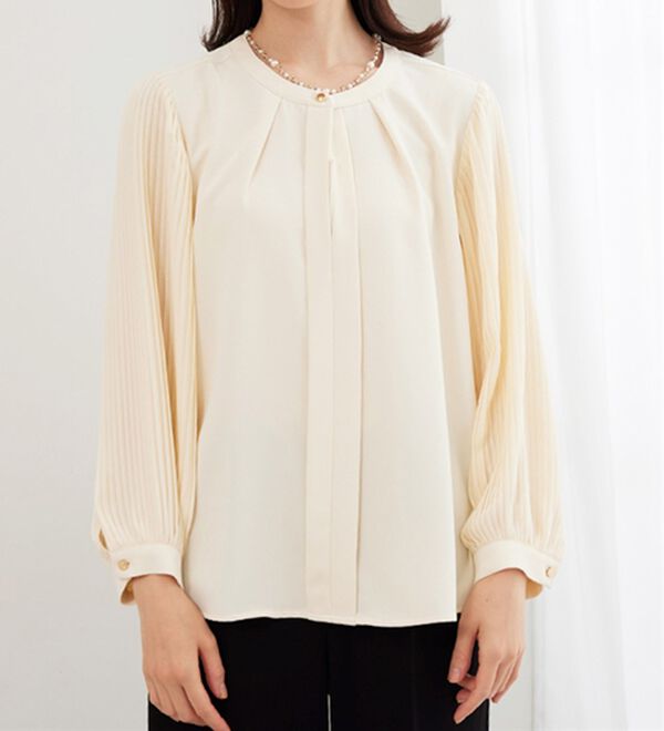 BELLUNA（ベルーナ）の「＜セレモニースタイル＞袖プリーツデザインブラウス（ブラウス）」｜詳細画像
