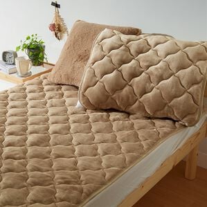 iellio（イエリオ）の「フランネルボリューム敷パッド・枕パッド＜吸湿発熱・抗菌防臭・あったか・敷きパッド＞（敷パッド）」｜ベージュ