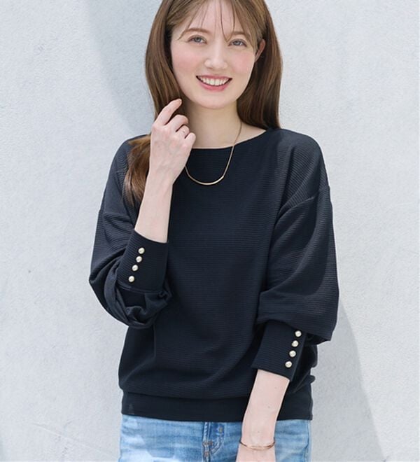 alotta（アロッタ）の「パール調ボタン柔らかカットソーゆるトップス（カットソー）」｜ネイビー