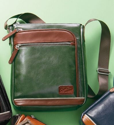 「＜クロコダイル＞トリプルファスナーショルダー（メンズショルダーバッグ）」