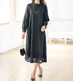 BELLUNA（ベルーナ）の「ハイネックデザインゆったりレースワンピース（ワンピースセットスーツ）」｜黒
