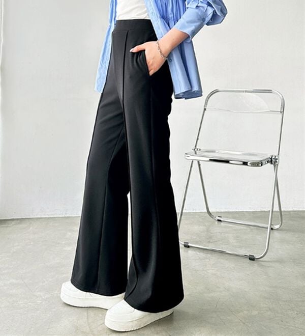 GeeRA（ジーラ）の「センターラインセミフレアカットパンツ（フルレングスパンツ）」｜詳細画像