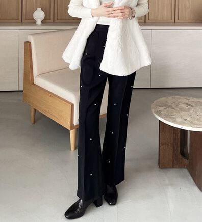 GeeRA（ジーラ）の「【YOUING.】パールデザインフレアーパンツ（フルレングスパンツ）」