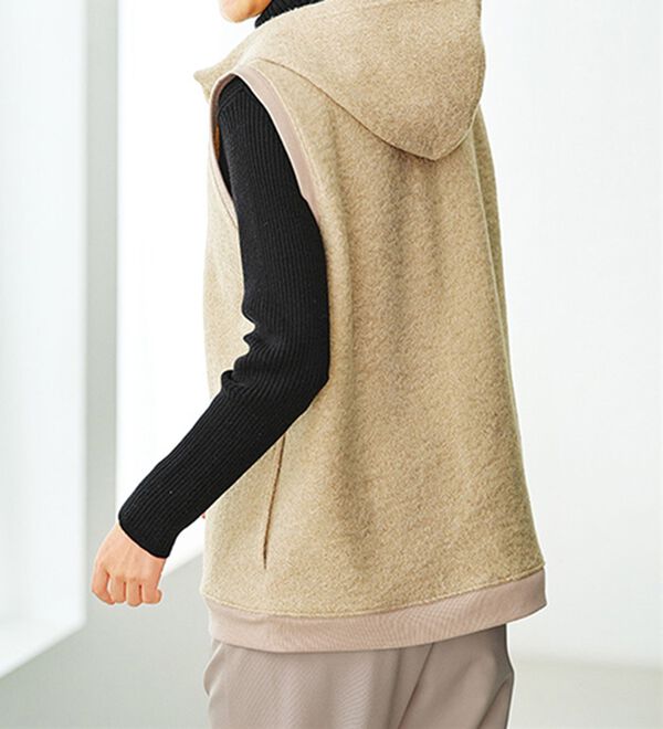 BELLUNA（ベルーナ）の「ループ風素材フード付ベスト（ベスト）」｜詳細画像