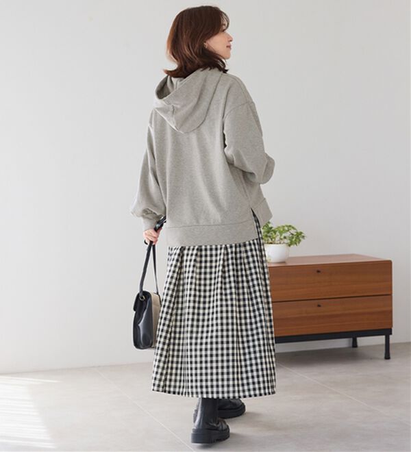 Viola e Viola（ヴィオラ エ ヴィオラ）の「【毛玉になりにくい】ふんわり柔らか裏起毛パーカー（パーカー）」｜詳細画像