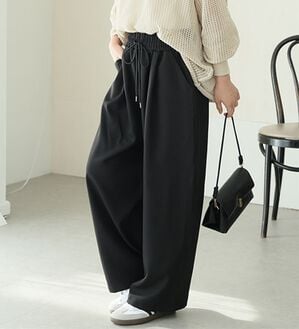 A HAPPY MARILYN（アハッピーマリリン）の「【Ｍ～６Ｌ】ラクして高見え！着痩せとろみイージーパンツ（フルレングスパンツ）」｜ブラック
