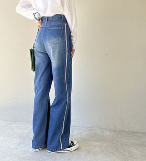 GeeRA（ジーラ）の「サイドラインワイドデニムパンツ（フルレングスパンツ）」｜ブルー