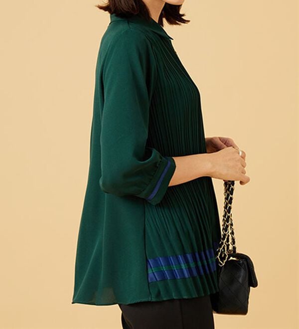 BELLUNA（ベルーナ）の「【Ｌａｇｒｉｌｕａ】配色ライン使いプリーツブラウス（ブラウス）」｜詳細画像