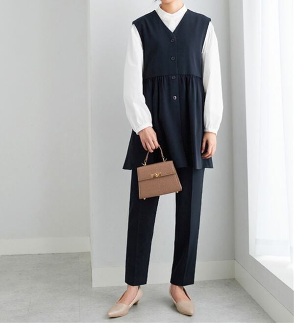 Viola e Viola（ヴィオラ エ ヴィオラ）の「【３点セット】コーデ決まるペプラムジレセットスーツ（パンツスーツ）」｜詳細画像