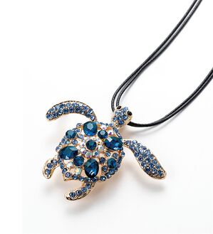 BELLUNA（ベルーナ）の「ウミガメモチーフジュエルペンダント（ネックレス・ペンダント）」｜詳細画像