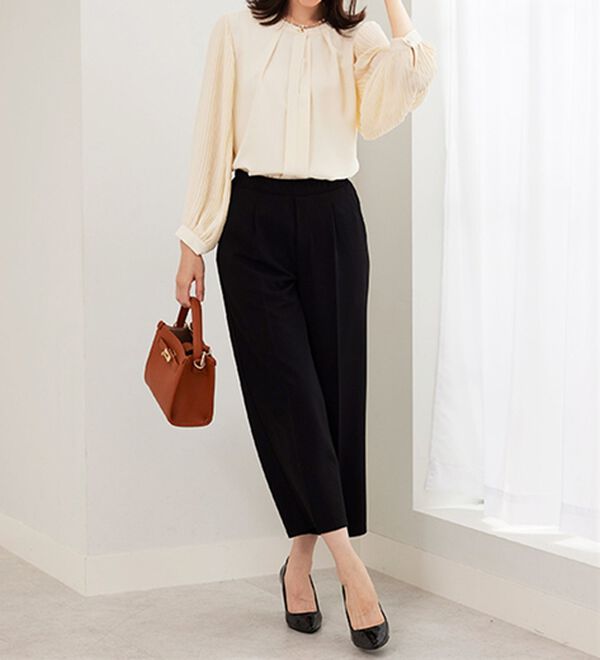 BELLUNA（ベルーナ）の「＜セレモニースタイル＞袖プリーツデザインブラウス（ブラウス）」｜詳細画像