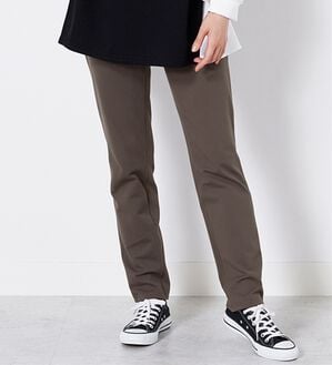 BELLUNA（ベルーナ）の「新触感！マシュマロみたいななめらかストレッチパンツ（フルレングスパンツ）」｜モカ