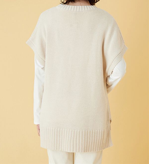 BELLUNA（ベルーナ）の「ボタン使いゆったりニットベスト（ベスト）」｜詳細画像