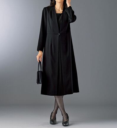 BELLUNA（ベルーナ）の「洗えるストレッチ！ロングジャケット重ね着風ワンピース（ブラックフォーマル（喪服・礼服））」