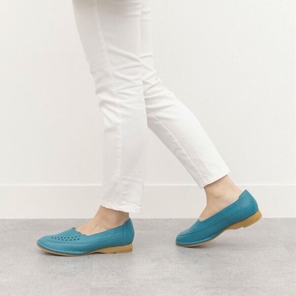 BELLUNA（ベルーナ）の「イタリアンレザーパンチング日本製パンプス（パンプス）」｜詳細画像