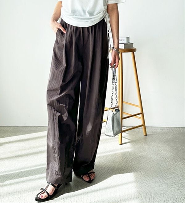 GeeRA（ジーラ）の「さらとろ素材が嬉しい！ダブルタックワイドパンツ（フルレングスパンツ）」｜詳細画像