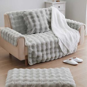 iellio（イエリオ）の「ぽこぽこボリュームファーソファカバー・シートクッション＜あったか・ラビットファー調・長座布団・チェアカバー＞（ソファーカバー）」｜グレー
