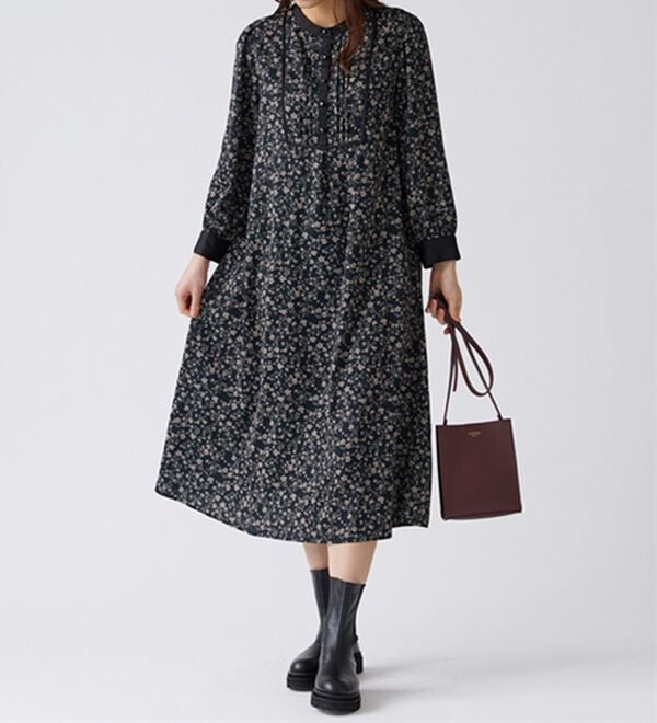 BELLUNA（ベルーナ）の「ビンテージ柄ピンタック使いワンピース（その他ワンピース）」｜詳細画像