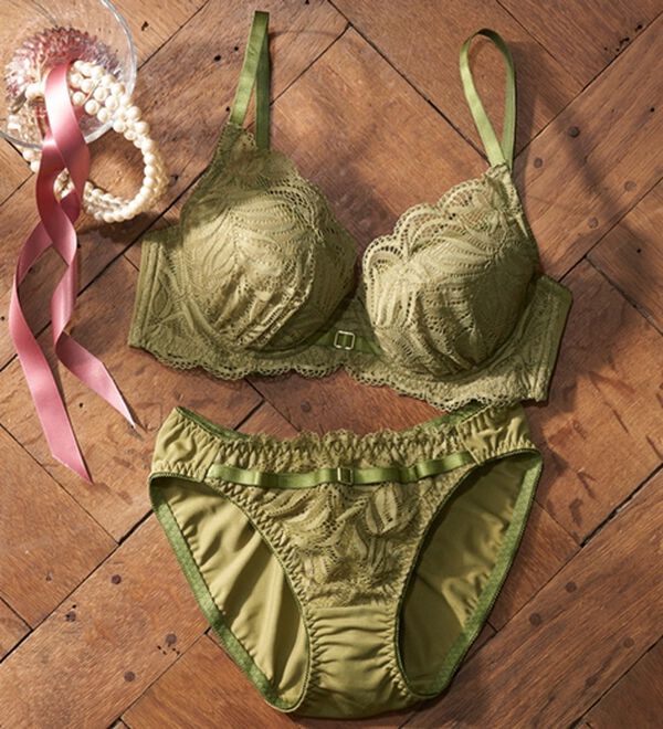 YU'NOW（ユナウ）の「モテ谷間の大人ｓｗｅｅｔブラ＆ショーツ（ブラジャー＆ショーツセット）」｜カーキ系バックルリーフレース