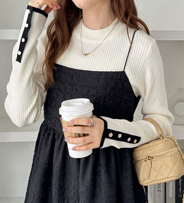 GeeRA（ジーラ）の「袖口ボタン配色ハイネックリブニット（ニット・セーター）」｜詳細画像