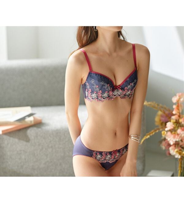 YU'NOW（ユナウ）の「ｔｏ　ｍｅｅブラ＆ショーツ（ブラジャー＆ショーツセット）」｜詳細画像