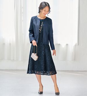 BELLUNA（ベルーナ）の「シャンタン素材ノーカラージャケットレースワンピースアンサンブル（ワンピースセットスーツ）」｜ネイビー