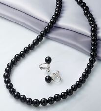 BELLUNA（ベルーナ）の「【２点セット】＜桂由美監修＞オニキス２点セット（ネックレス・ペンダント）」