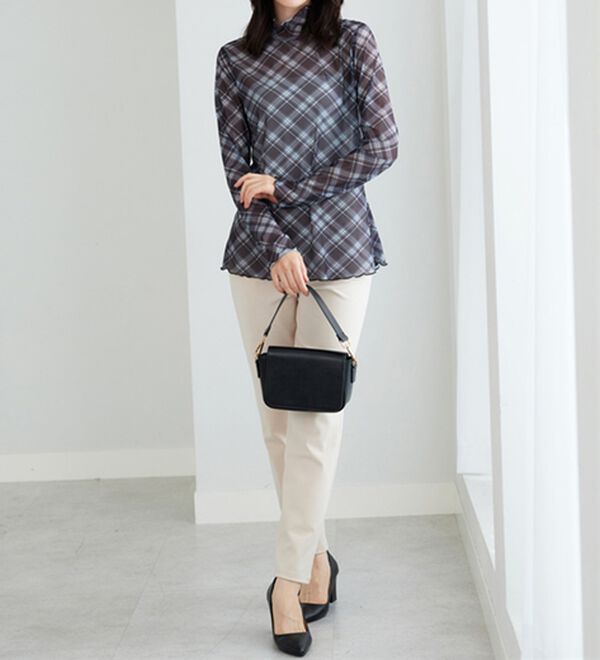 BELLUNA（ベルーナ）の「【重ね着インナー】シアー素材ハイネックインナープルオーバー（カットソー）」｜詳細画像