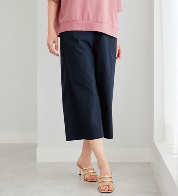 BELLUNA（ベルーナ）の「サラリ綿混ボタン使いキュロットパンツ（クロップドパンツ）」｜ネイビー