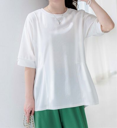 BELLUNA（ベルーナ）の「ジョーゼット素材タック使いＴブラウス（ブラウス）」