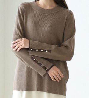 A HAPPY MARILYN（アハッピーマリリン）の「【Ｌ～８Ｌ】フィットしすぎない！もっちりリブ 配色美人着回し 袖ボタンニット（ニット・セーター）」｜グレージュ×ブラウン