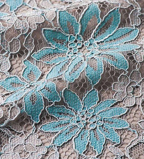 VINNO（ヴィノ）の「総レースノーカラーブルゾン（ブルゾン）」｜詳細画像