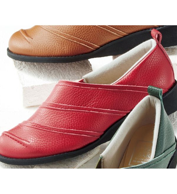 BELLUNA（ベルーナ）の「柔らか～！イタリアンレザー快適スリッポン（スリッポン）」｜レッド