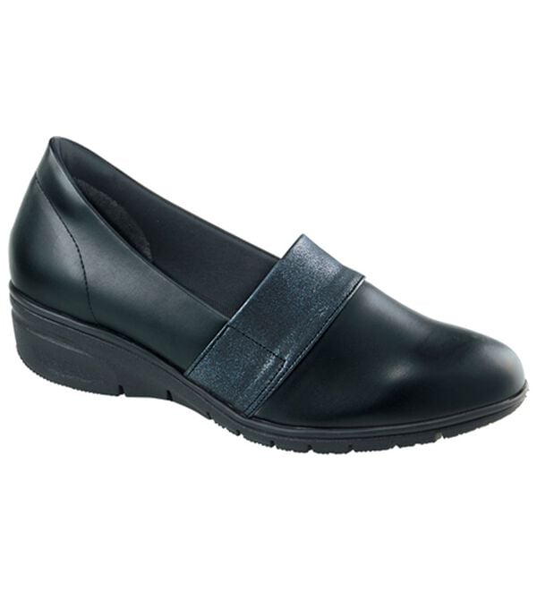 BELLUNA（ベルーナ）の「幅広ストレッチお出かけパンプス（パンプス）」｜黒