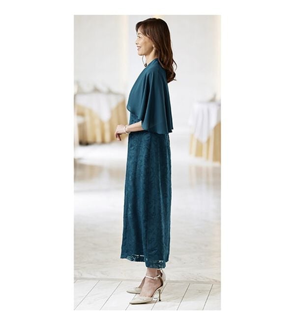 BELLUNA（ベルーナ）の「花柄オパール素材ケープ付ワンピース（プリントワンピース）」｜詳細画像