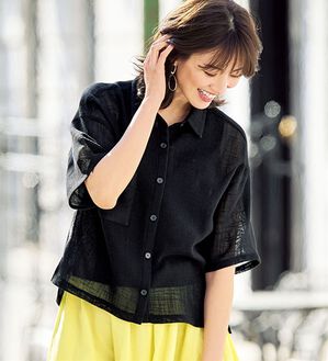 BELLUNA（ベルーナ）の「ノースリの上に着るメッシュショートシャツ（シャツ）」｜黒