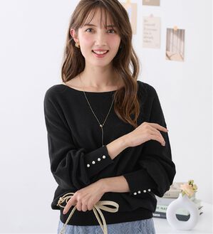 alotta（アロッタ）の「綿１００％のやさしい着心地　ゆったり袖パールトップス（ニット・セーター）」｜ブラック