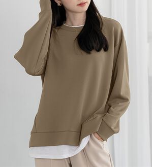 BELLUNA（ベルーナ）の「重ね着風とろみ素材プルオーバー（カットソー）」｜モカ