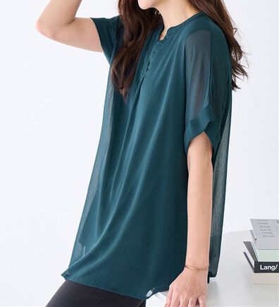 Viola e Viola（ヴィオラ エ ヴィオラ）の「【５つの機能付】すっきり魅せスキッパーＡラインチュニック（チュニック）」