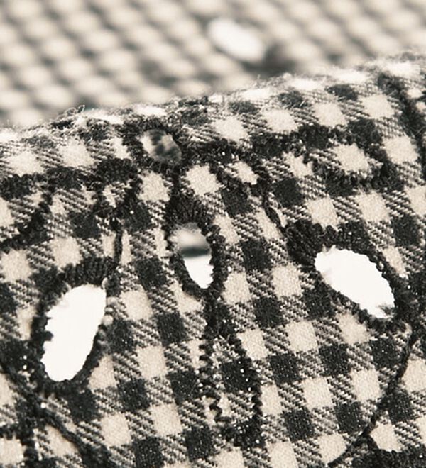 BELLUNA（ベルーナ）の「秋かおる裾刺しゅうチェック柄シャツ（シャツ）」｜詳細画像