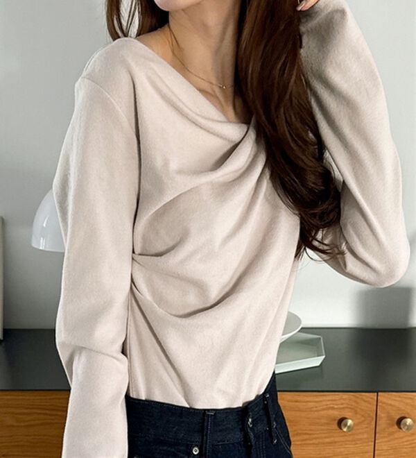 GeeRA（ジーラ）の「ドレープデザインカットソー（カットソー）」｜詳細画像