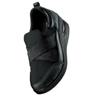 BELLUNA（ベルーナ）の「クロスゴムお洒落エアシューズ（スリッポン）」｜ブラック