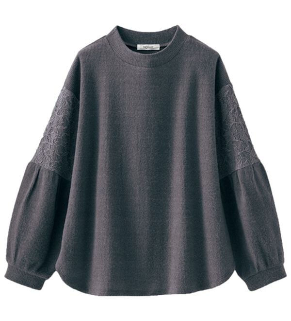 BELLUNA（ベルーナ）の「ふんわり起毛素材袖レース使いプルオーバー（カットソー）」｜チャコール