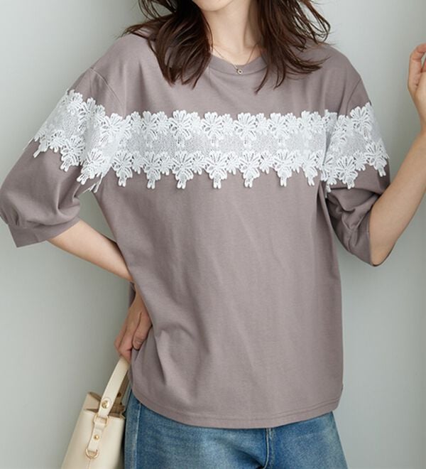 BELLUNA（ベルーナ）の「ケミカルレース使い華やかプルオーバー（カットソー）」｜詳細画像