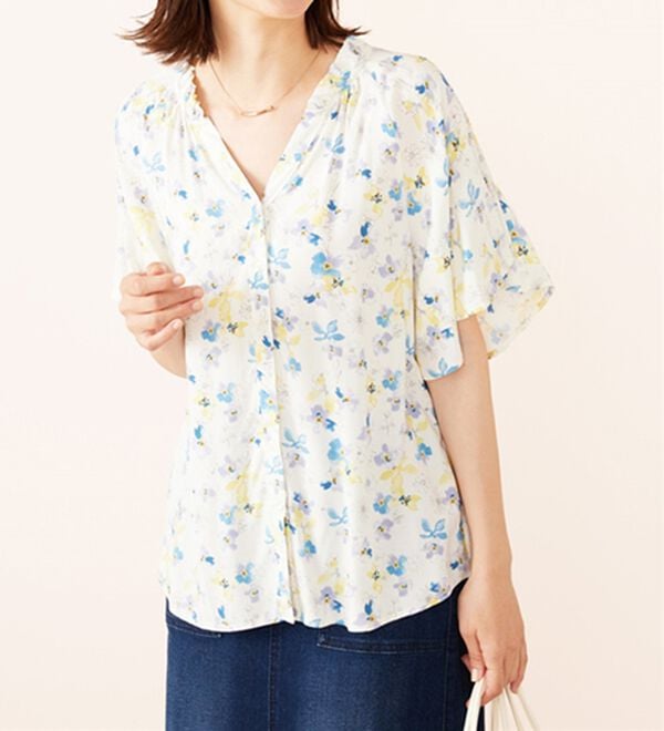 BELLUNA（ベルーナ）の「レーヨン素材袖フレアーブラウス（ブラウス）」｜詳細画像