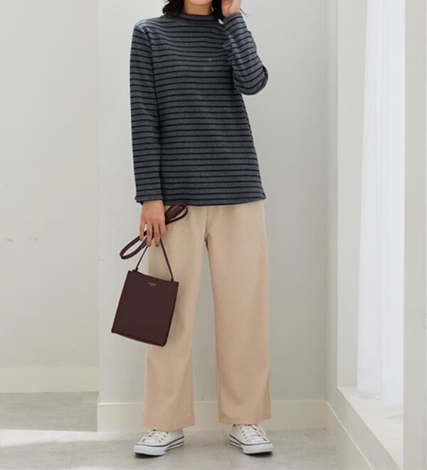 BELLUNA（ベルーナ）の「ふわふわ裏ファーハイネックプルオーバー（カットソー）」｜詳細画像