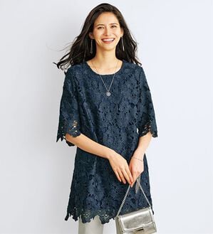 BELLUNA（ベルーナ）の「花柄モチーフレースチュニック（チュニック）」｜ネイビー