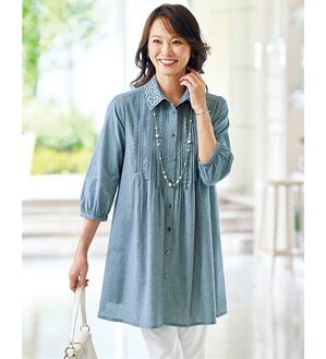 BELLUNA（ベルーナ）の「デニム調ダンガリー素材ケミカルレース使いオーバーブラウス（チュニック）」｜インディゴ