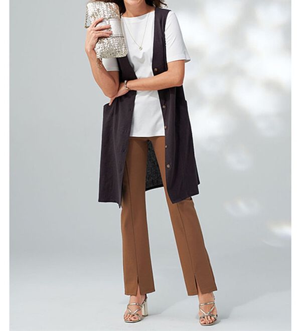 BELLUNA（ベルーナ）の「【日本製】綿混ポンチ素材スリット入り美脚パンツ（フルレングスパンツ）」｜詳細画像