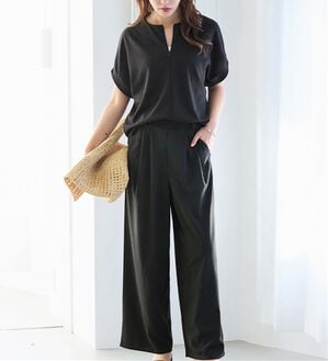 alotta（アロッタ）の「ジップ使いセットアップ（ブラウススーツ）」｜ブラック